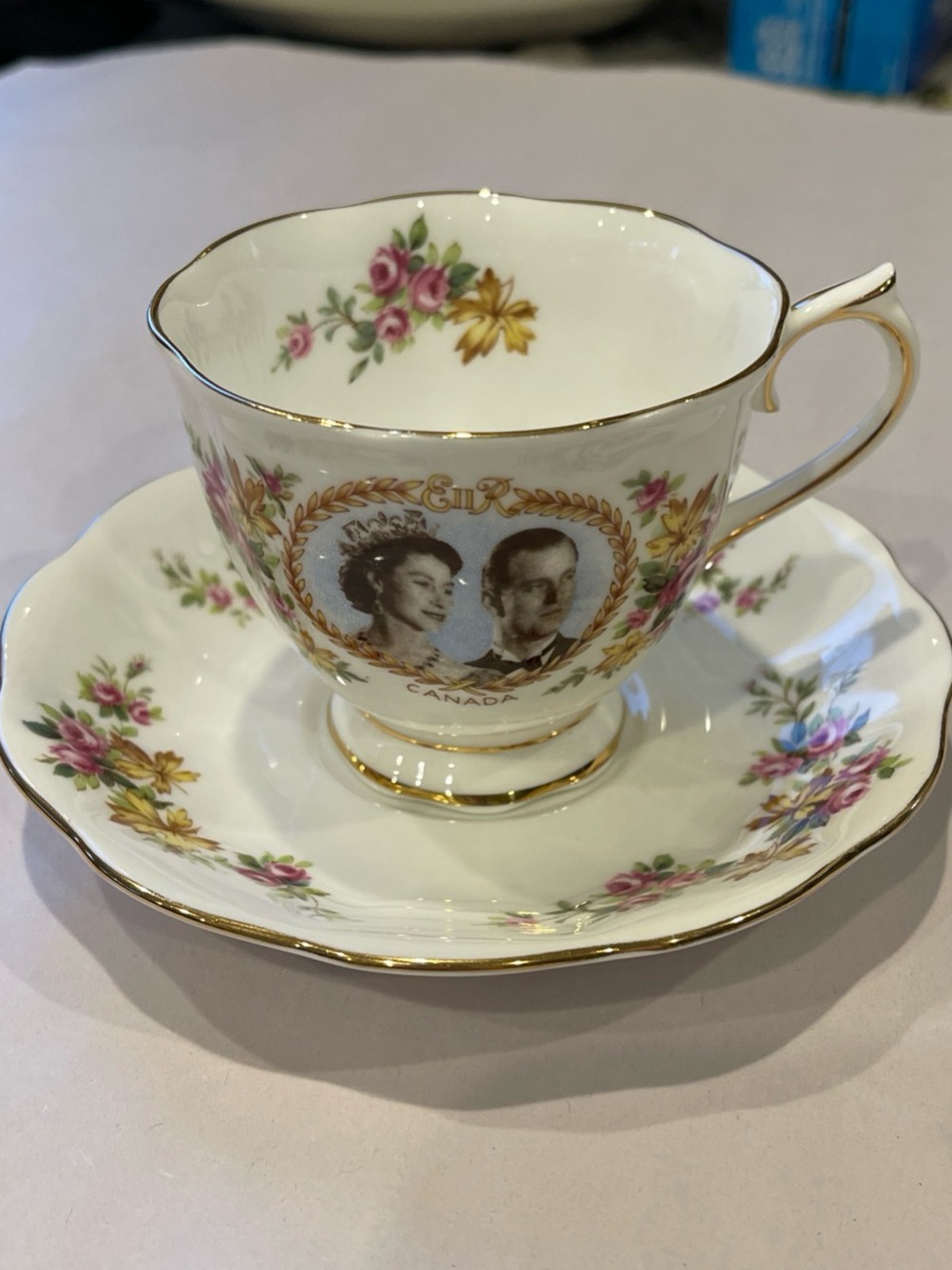 Royal Albert England Commemorative Royal Visit 1959 Canada Cup & Saucer Set